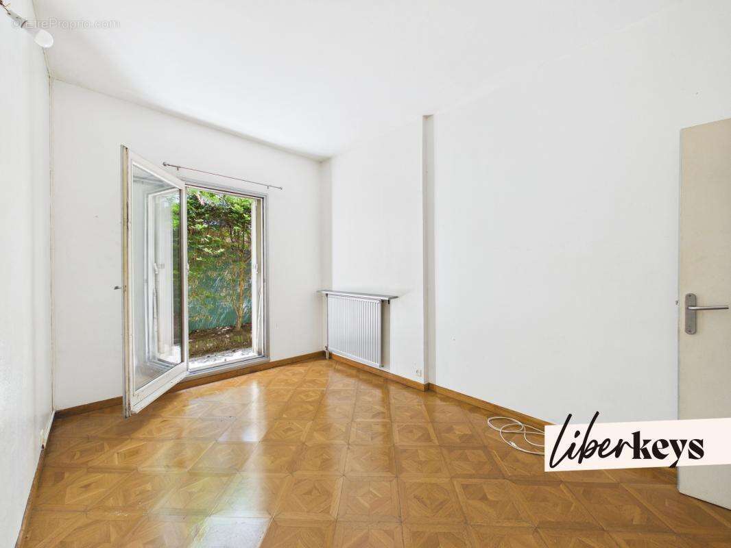 CRÉTEIL – Quartier Buttes-Halage – Grand 3 pièces avec terrasse, jardin, box et cave - photo 8