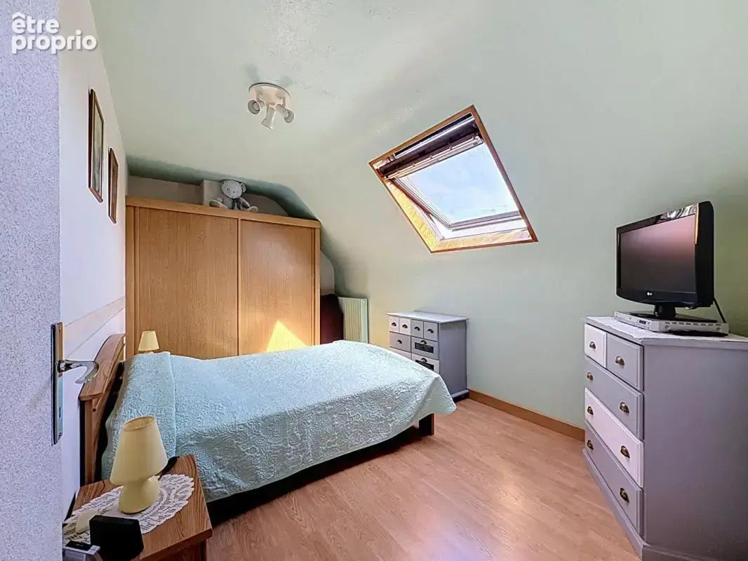 Pavillon independant - 118m² - 4 chambres - sous sol total - double garage - 60250 bury - photo 11