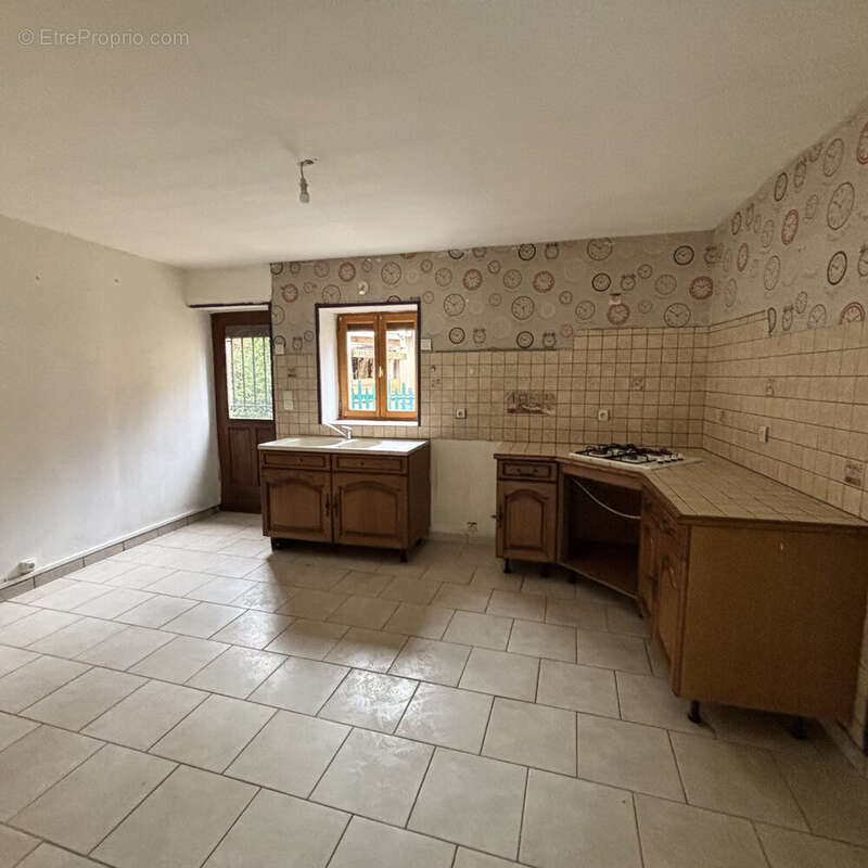 Maison à SAINT-AMAND-EN-PUISAYE