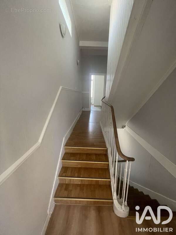 Maison 130 m² à Saint-Quentin  - photo 6