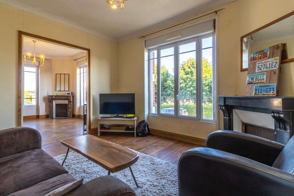 Maison Poulaines 6 pièce(s) 90.26 m2 - photo 2