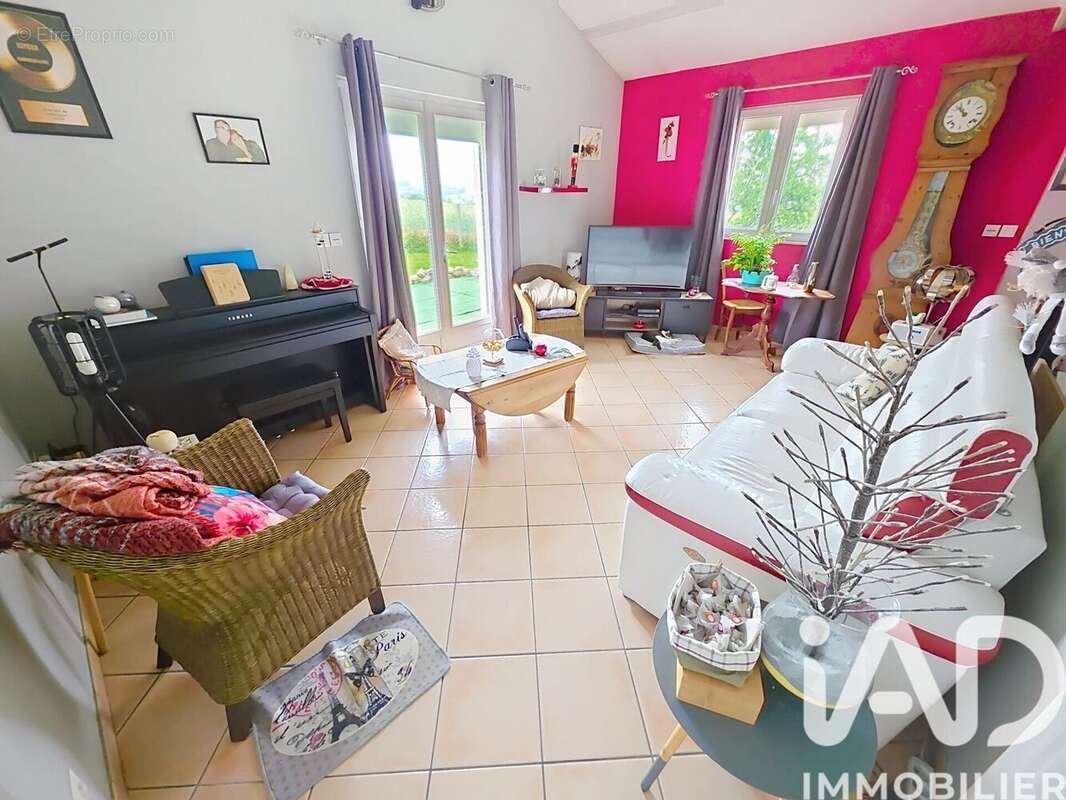 Maison 110 m² à Feuillade  - photo 5