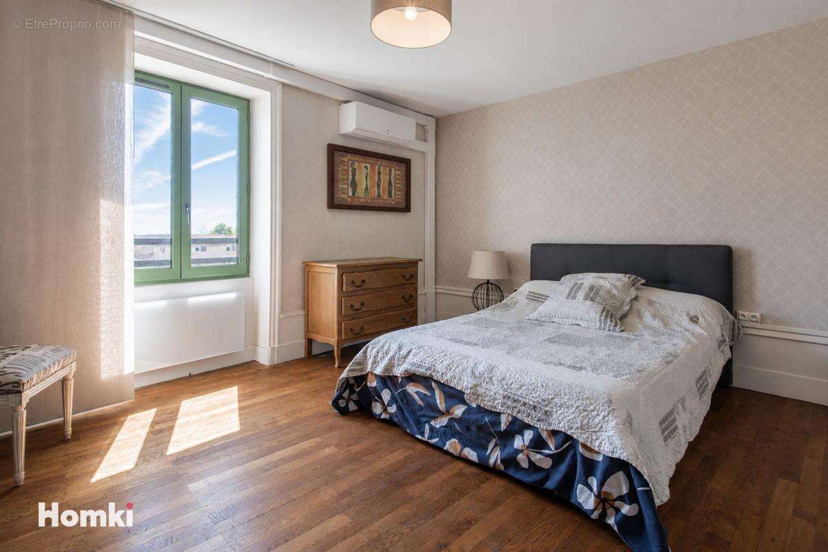 Maison de ville T5 de 215 m² à Lucenay 69480 - photo 11