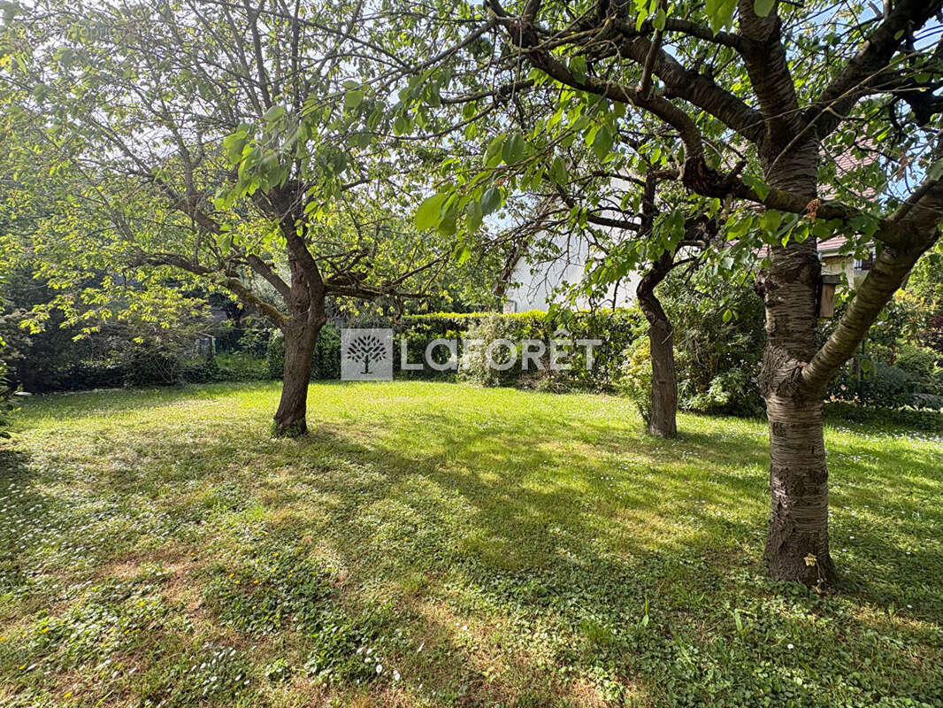 Terrain à VITRY-SUR-SEINE