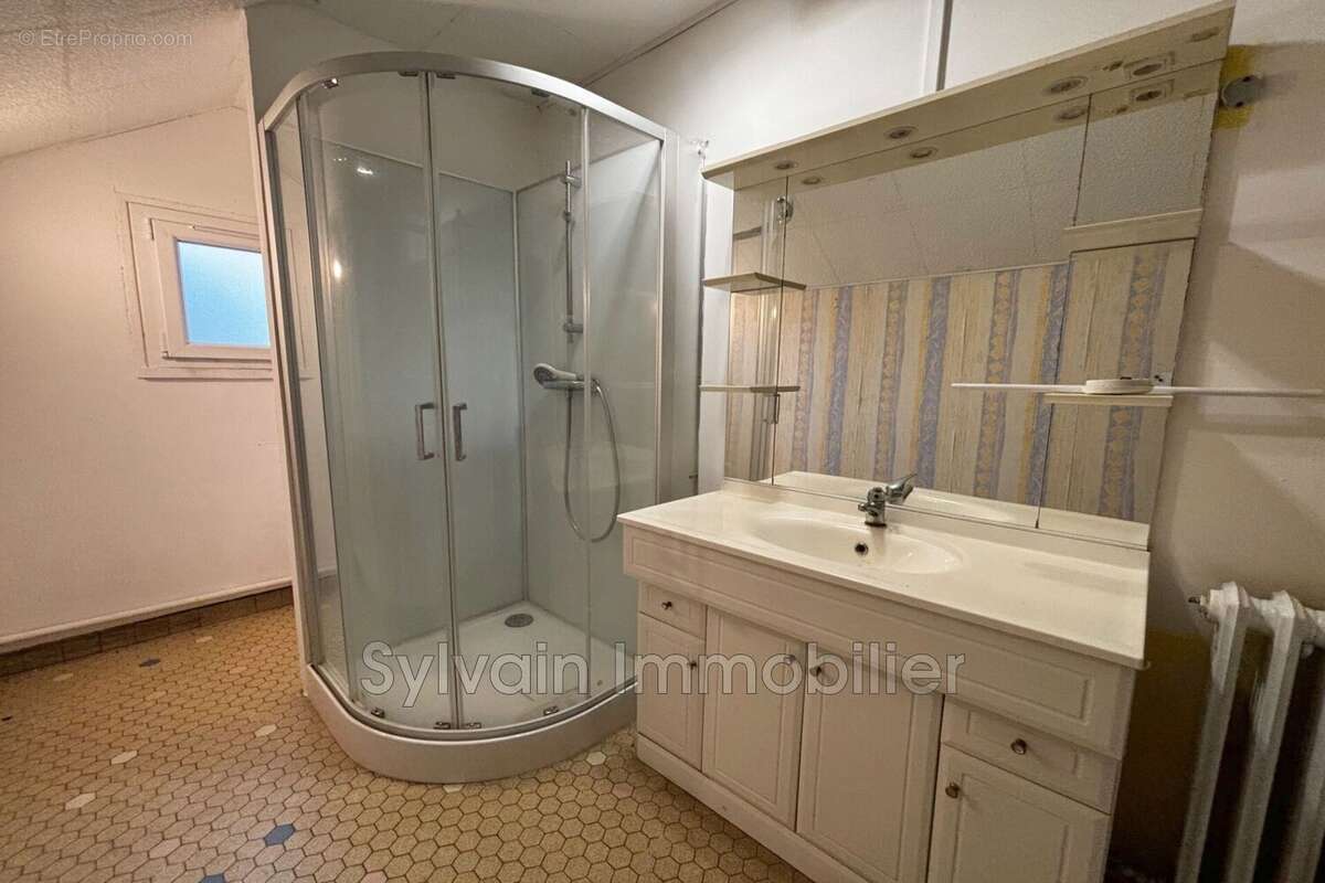 Maison à MILLY-SUR-THERAIN