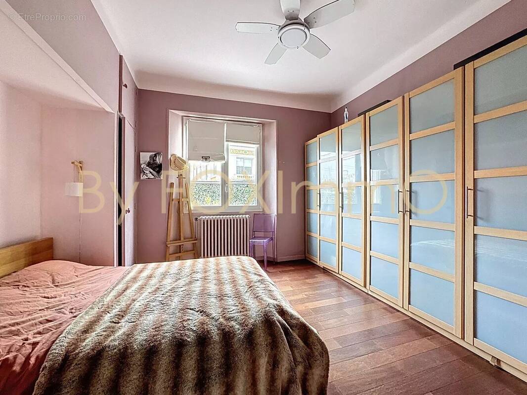 Appartement à SAINT-LAURENT-DU-VAR