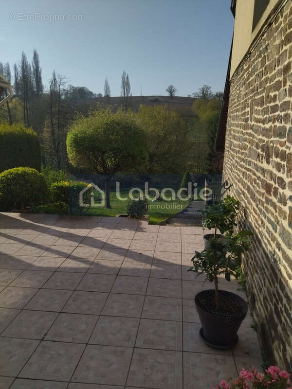 Maison à TESSY-SUR-VIRE