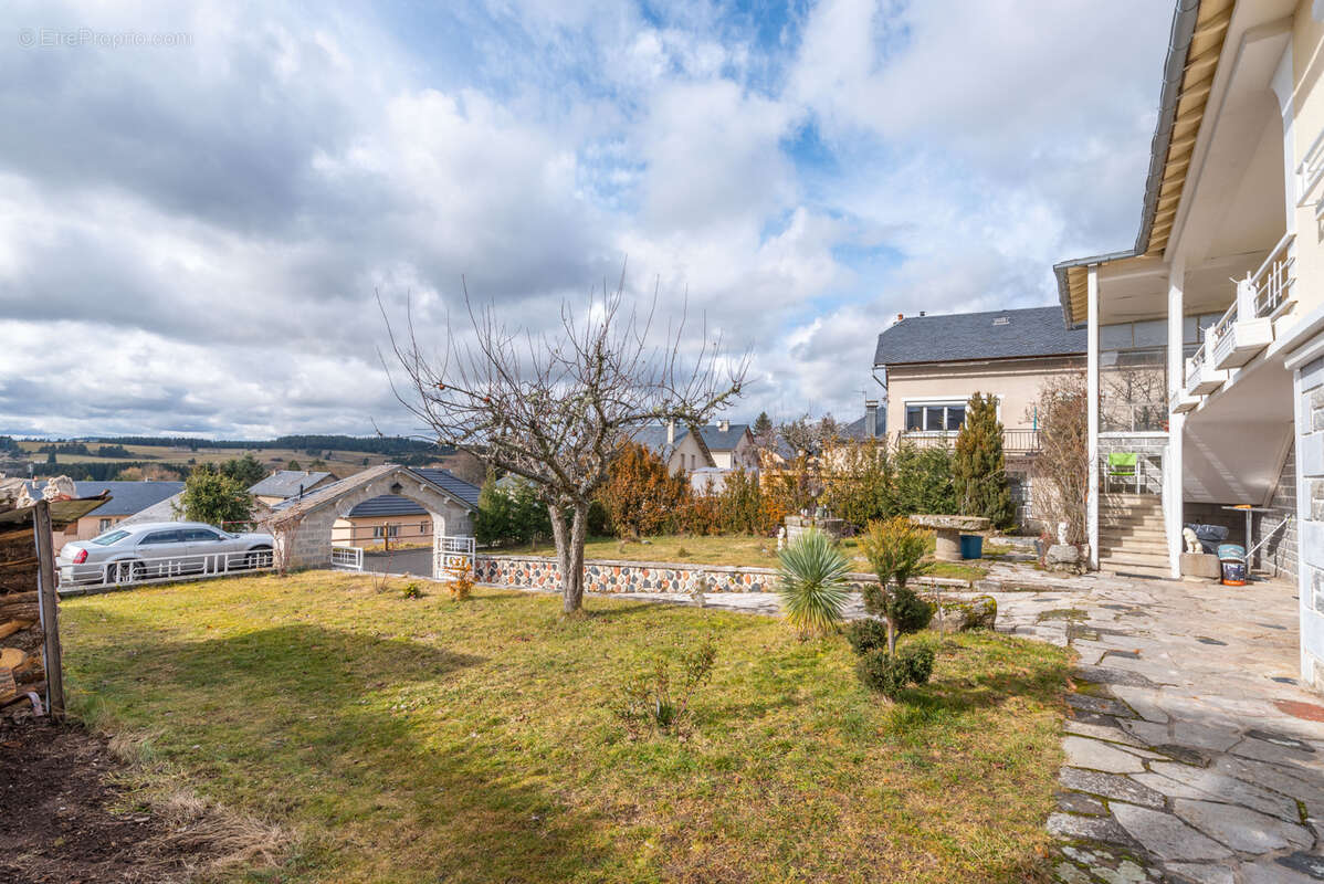 Maison à SAINT-ALBAN-SUR-LIMAGNOLE