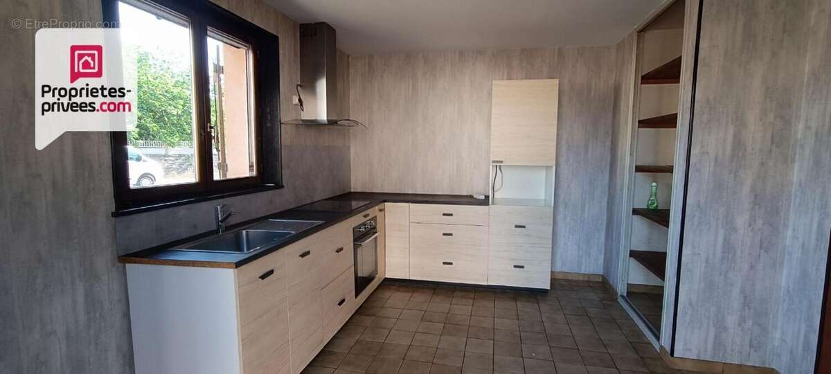 Maison 185 m2 et bâtiment annexe - photo 6