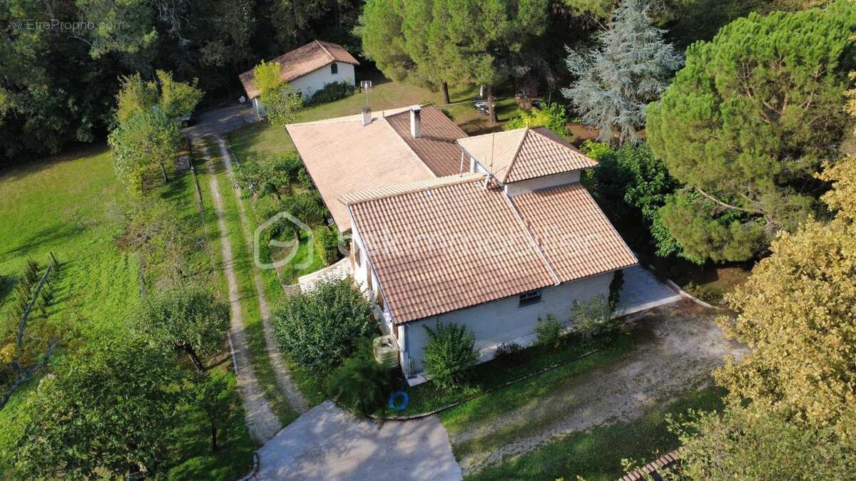 Maison à COUTRAS