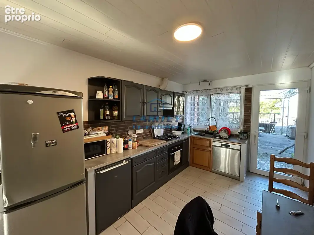 Maison de 147 m2 avec grand atelier et terrain de 10 ares 85 caCARITEY Immobilier vous présente cette belle o - photo 7