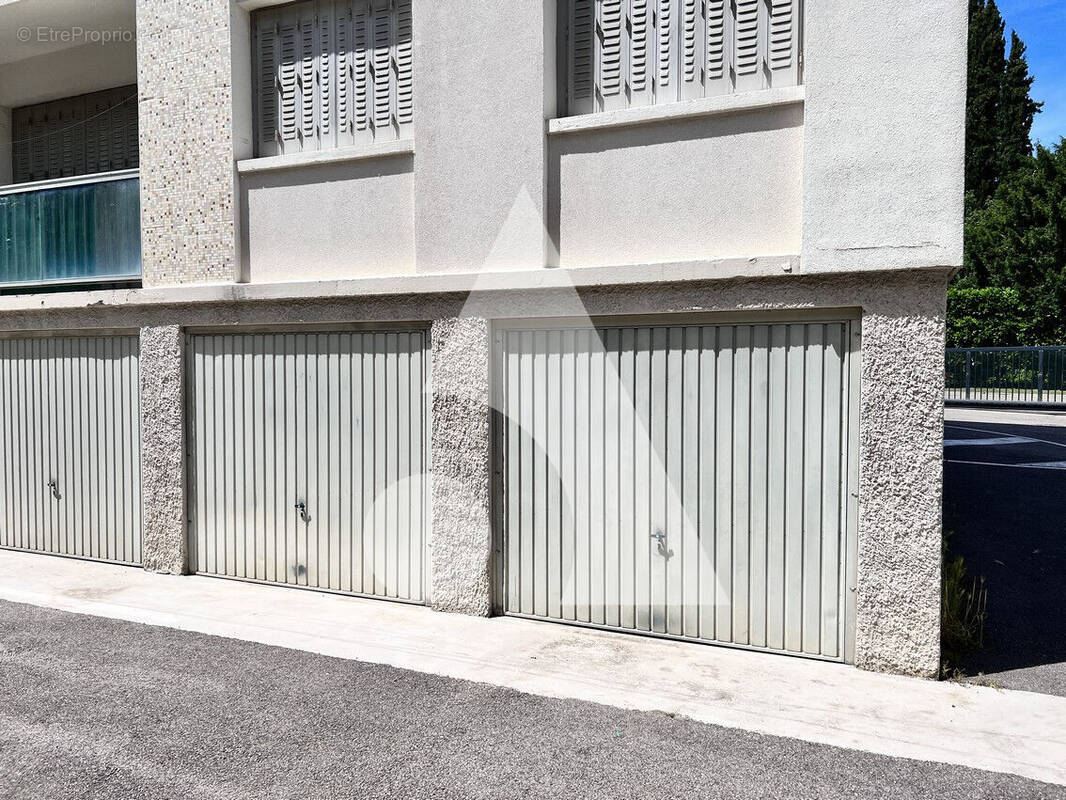 Parking à SAINT-MAURICE-DE-BEYNOST