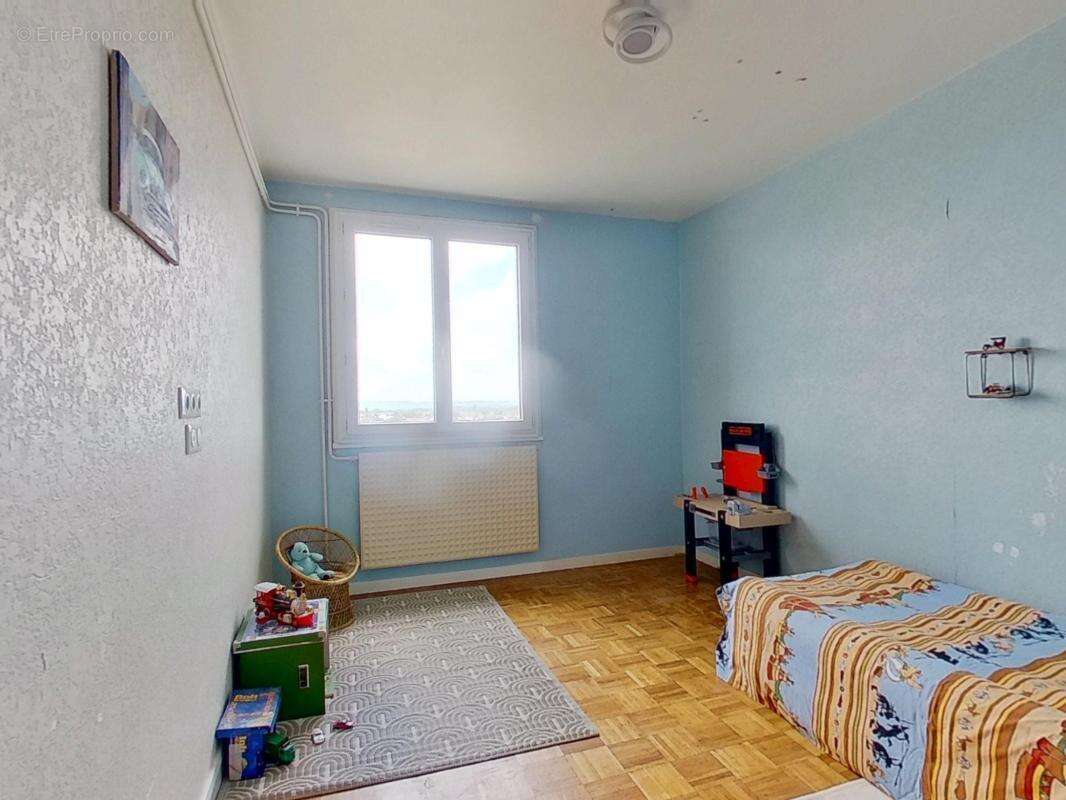 Appartement à MEYZIEU