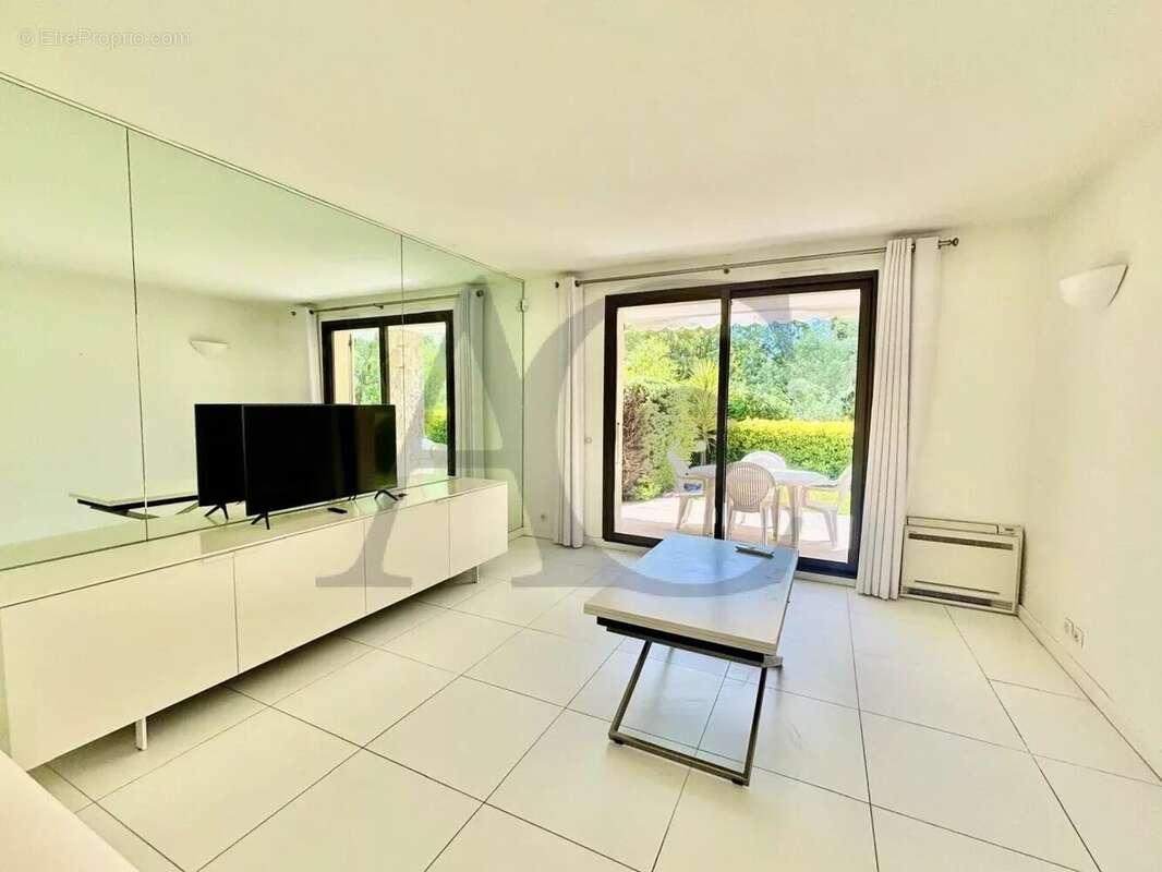 Appartement à VILLENEUVE-LOUBET