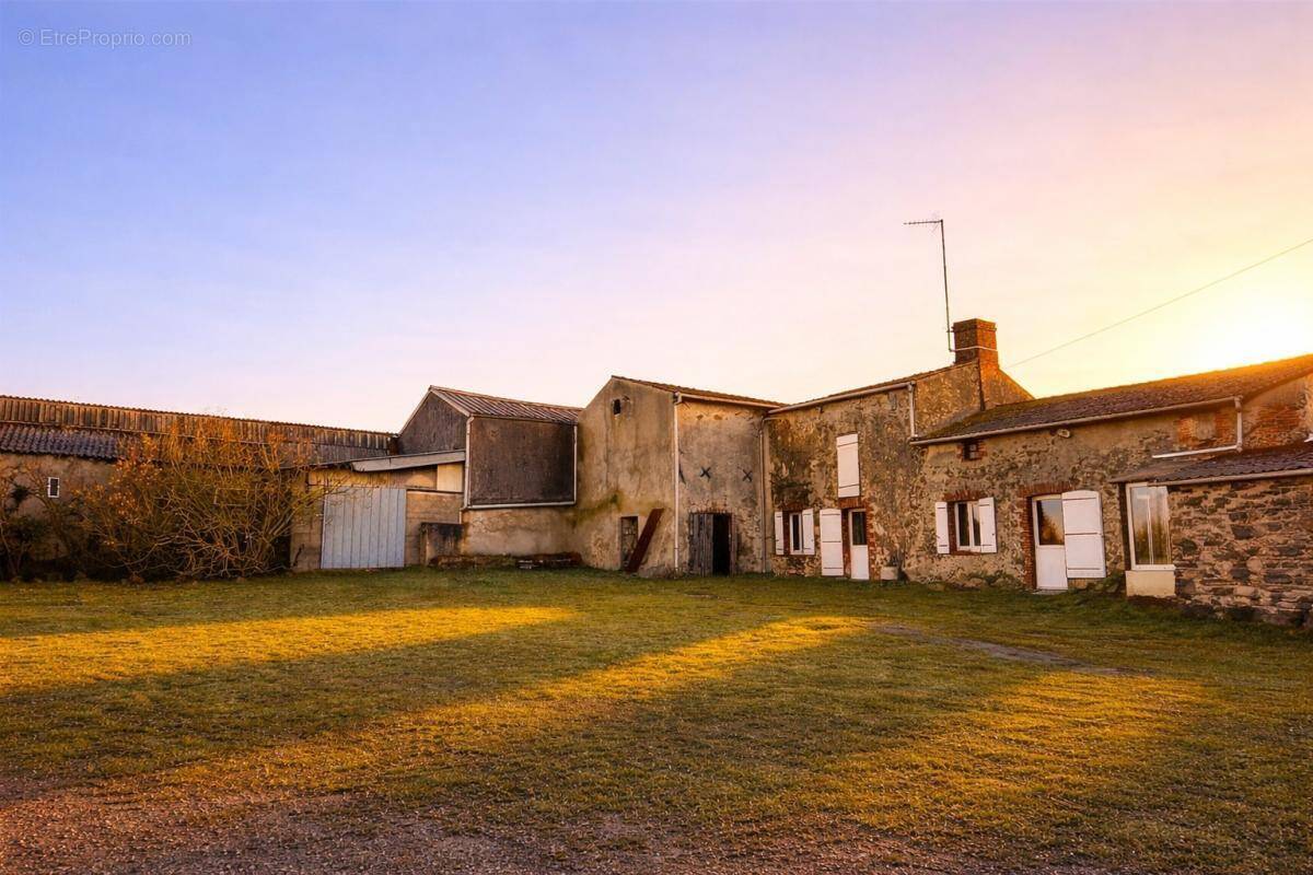 Maison à SAINT-PAUL-DU-BOIS