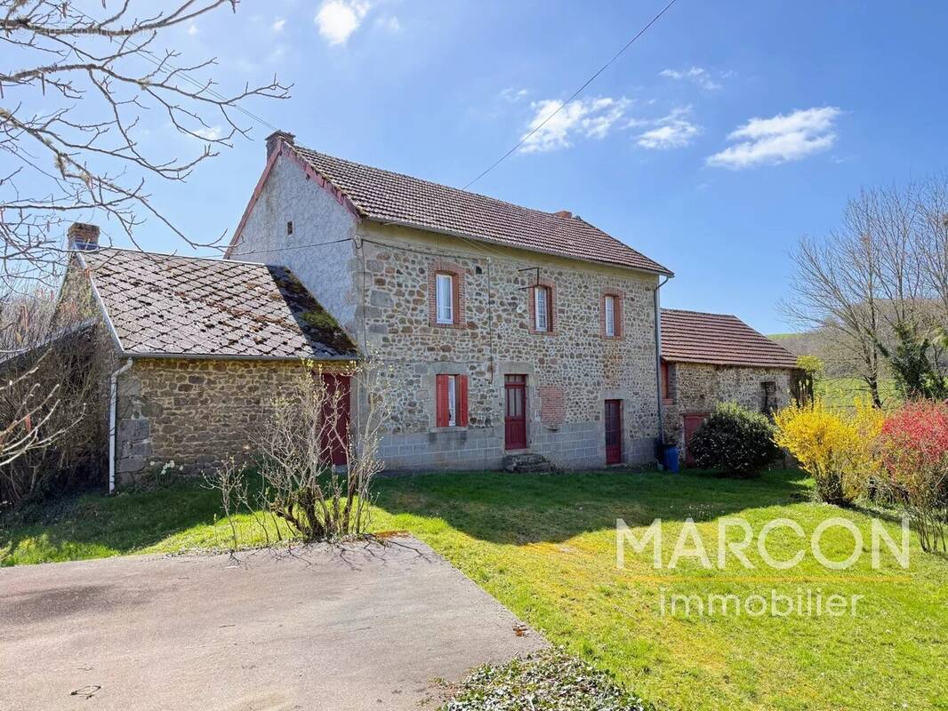 Maison à MONTAIGUT-LE-BLANC