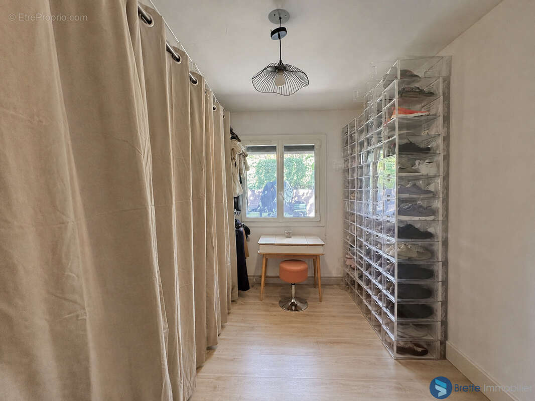 LA GARDE   Maison familiale avec espaces indépendants + garage - photo 6