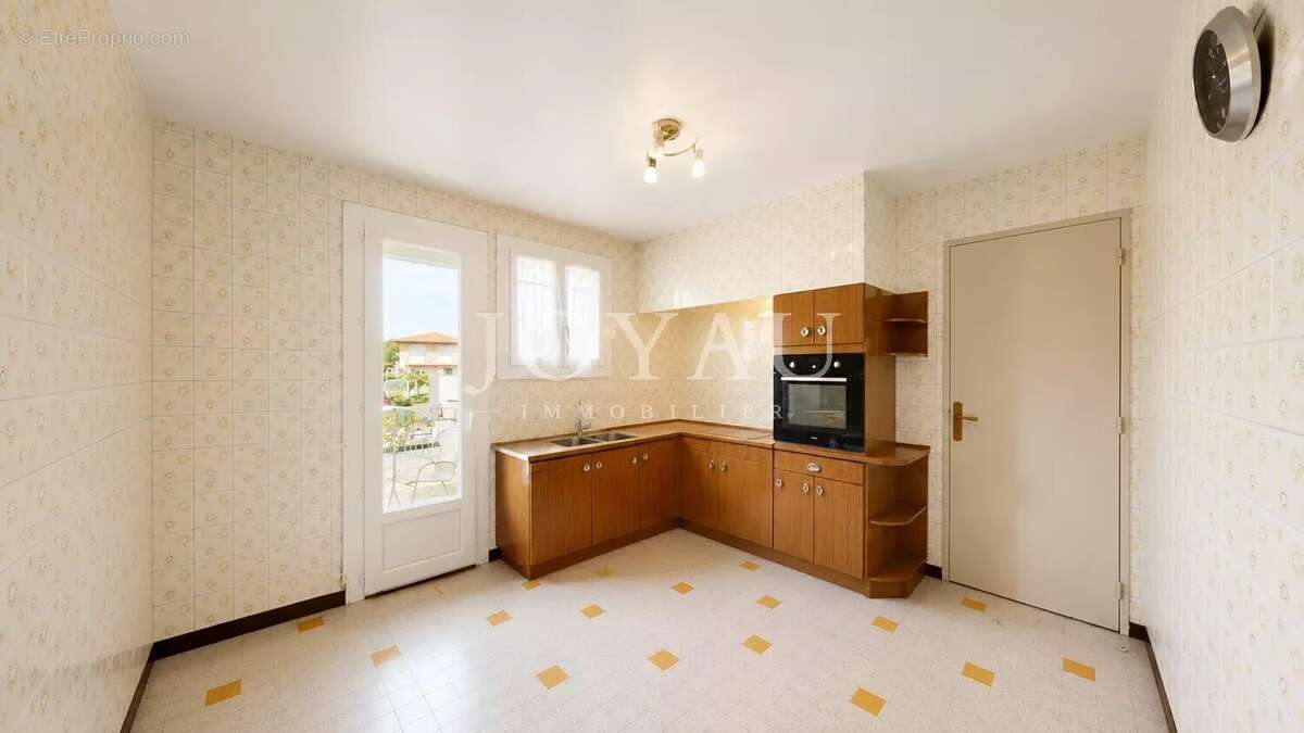 Maison familiale de 115 m² avec jardin, garage et fort potentiel - L'Union - photo 7
