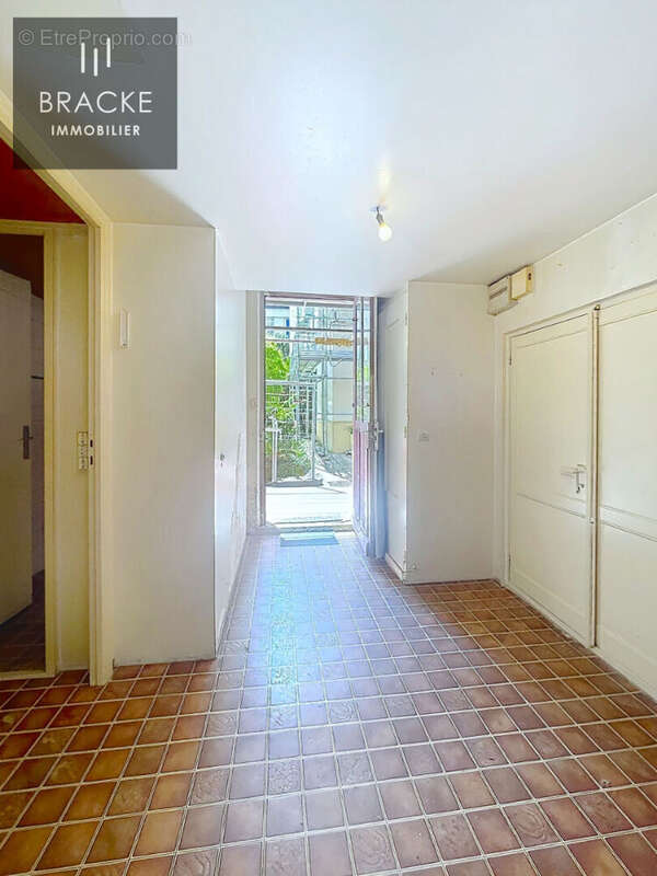 Appartement à COURBEVOIE