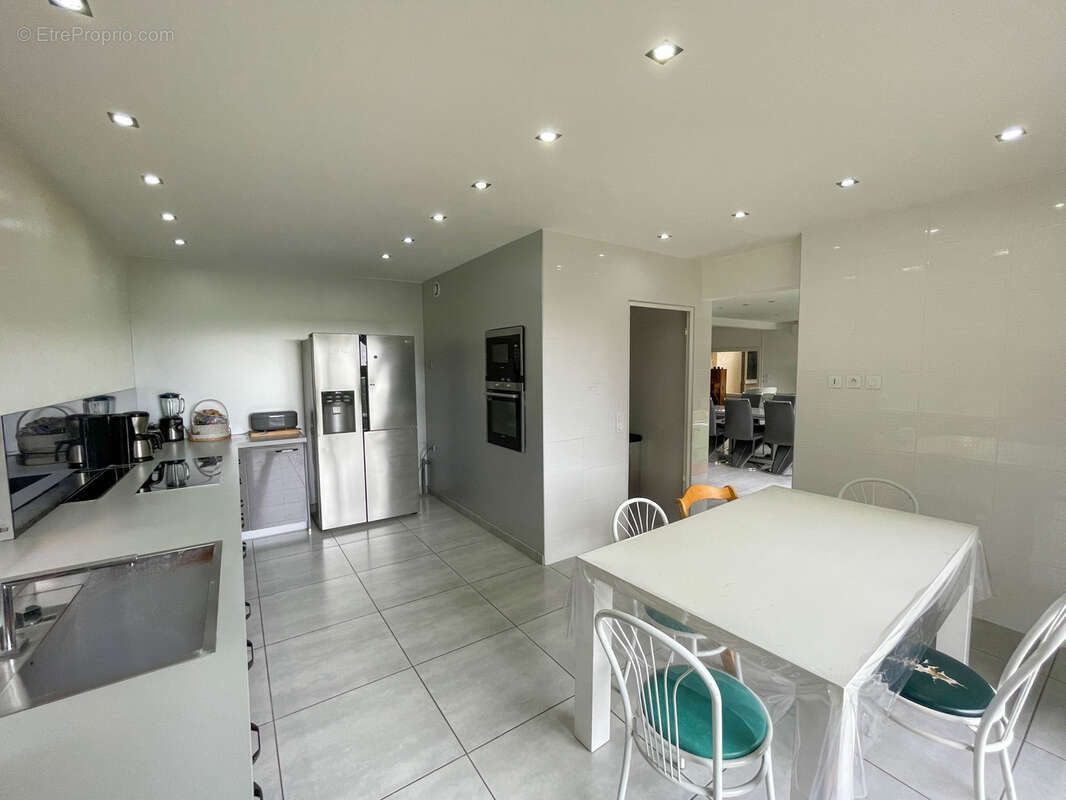 Propriété de 460m2 - 2 Habitations - photo 12