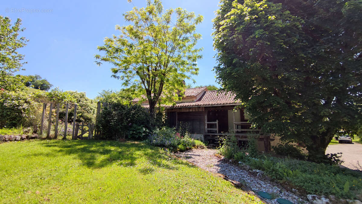 Maison à CASTELNAU-MONTRATIER