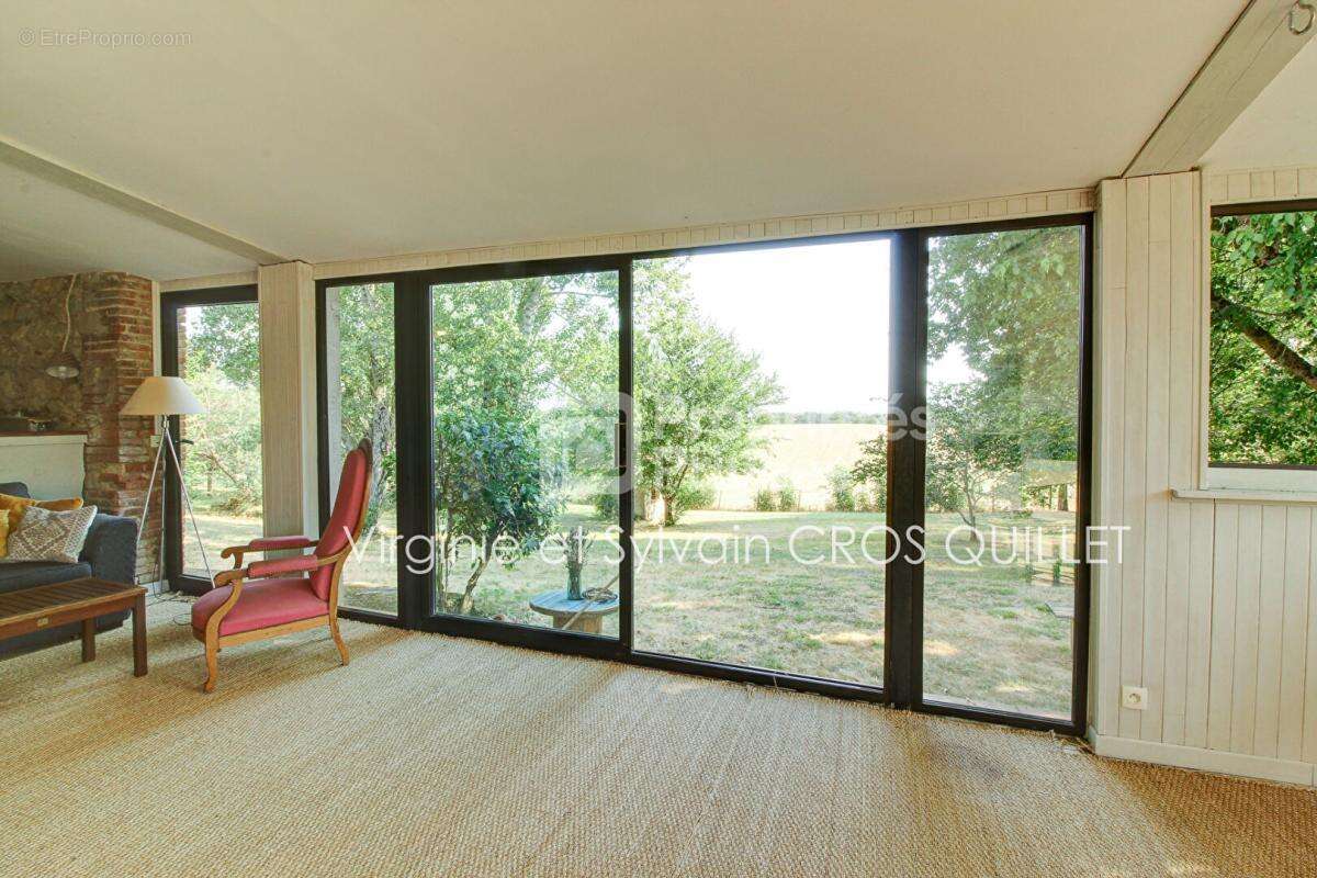 Maison de caractère secteur Lavaur 255 m2 + annexes sur grande parcelle - photo 7