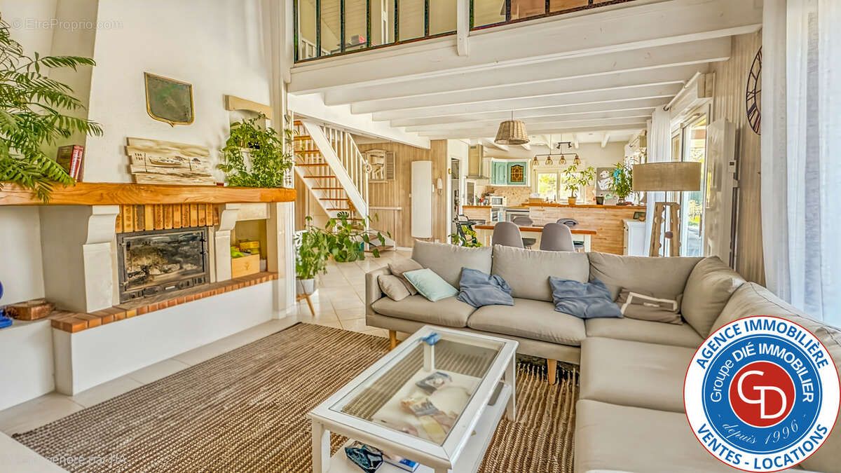 Villa avec 5 chambres, garage et piscine - photo 14