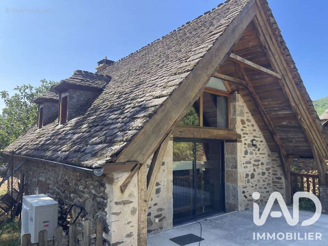 Maison 160 m² à Sainte-Eulalie-D'olt  - photo 2