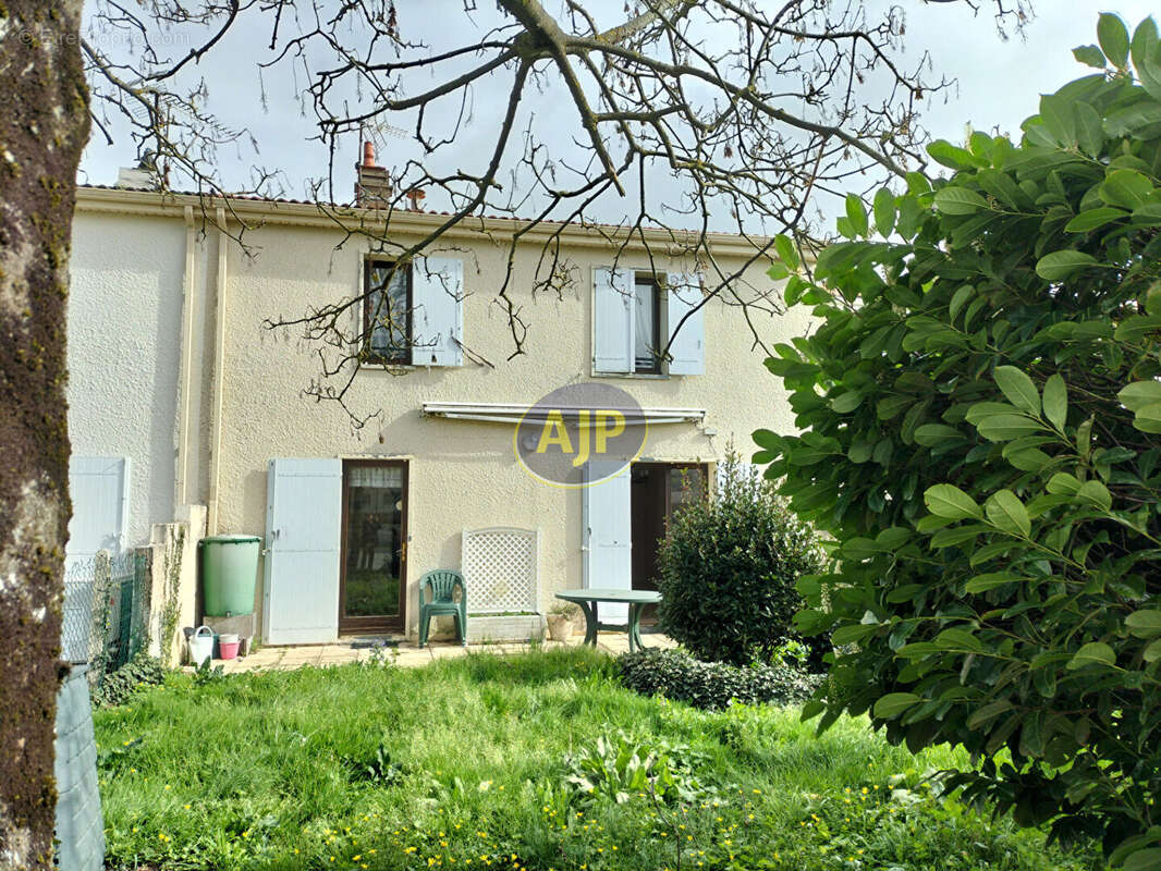 Maison à TONNAY-CHARENTE