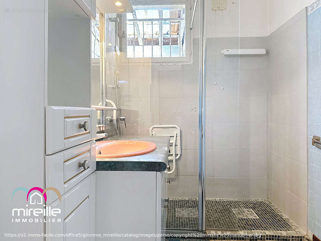 Maison à JONQUIERES-SAINT-VINCENT