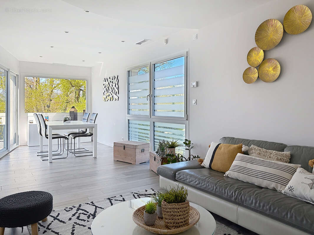 Maison à FRANCHEVILLE