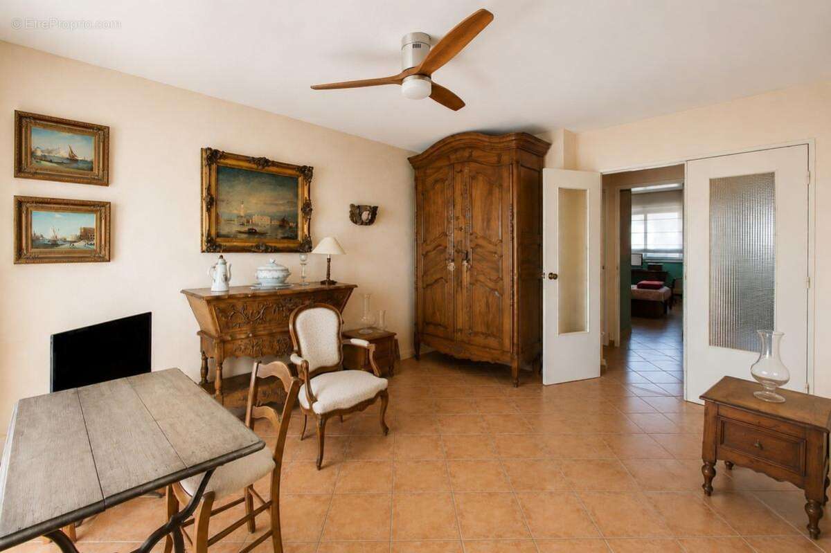 Appartement  3 pièces 63 m² - 2 Chambres - Cave - Parking - Parc - Piscine - Tennis - Tram Ligne 5 - Proximité Parc Montcalm - photo 3