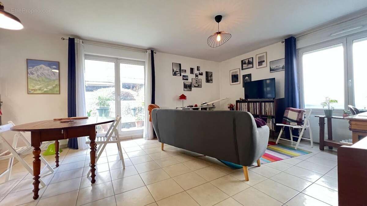 Photo 4 - Appartement à VILLEURBANNE