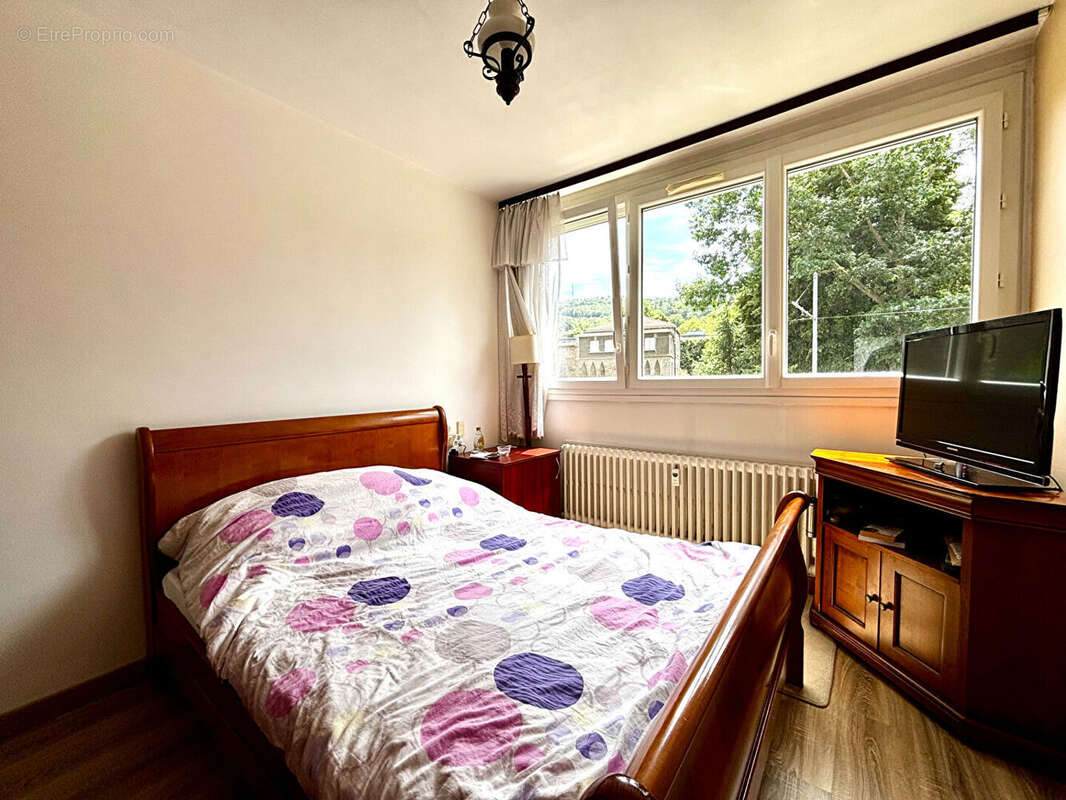 À vendre : Appartement de 70m² 4 pièces à Saint Étienne - photo 5