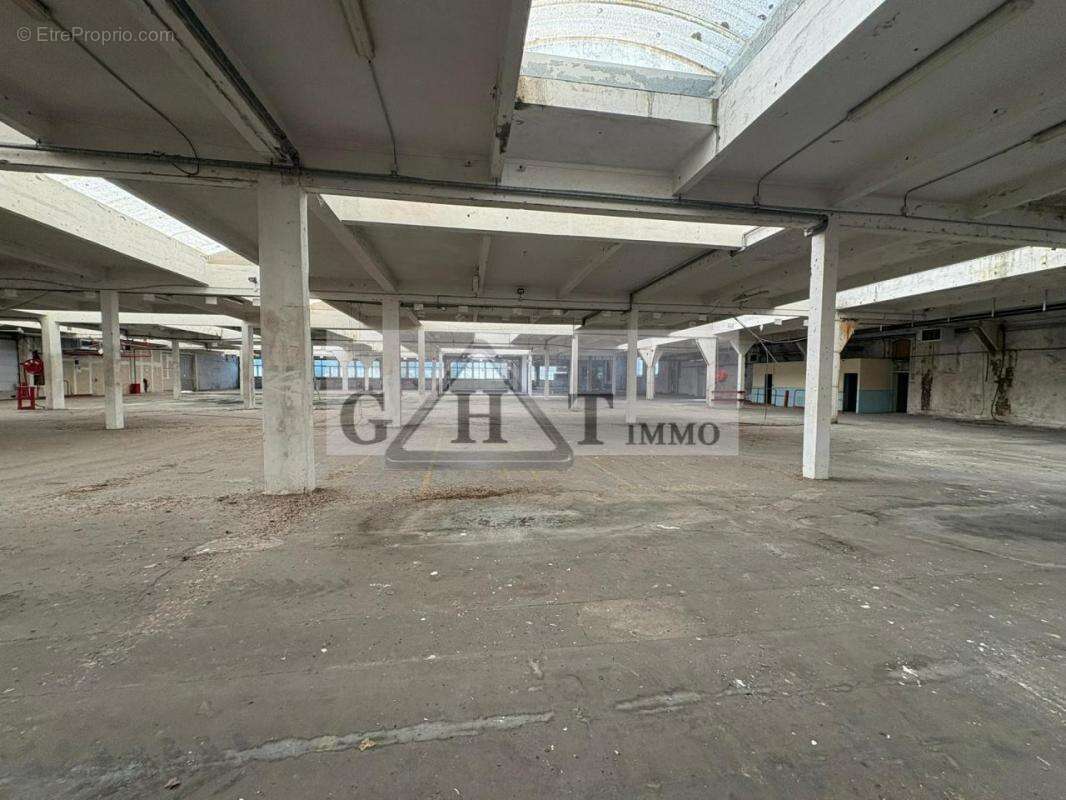 Commerce à SAINT-FARGEAU-PONTHIERRY