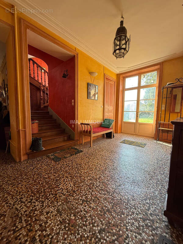 Maison à MIRECOURT