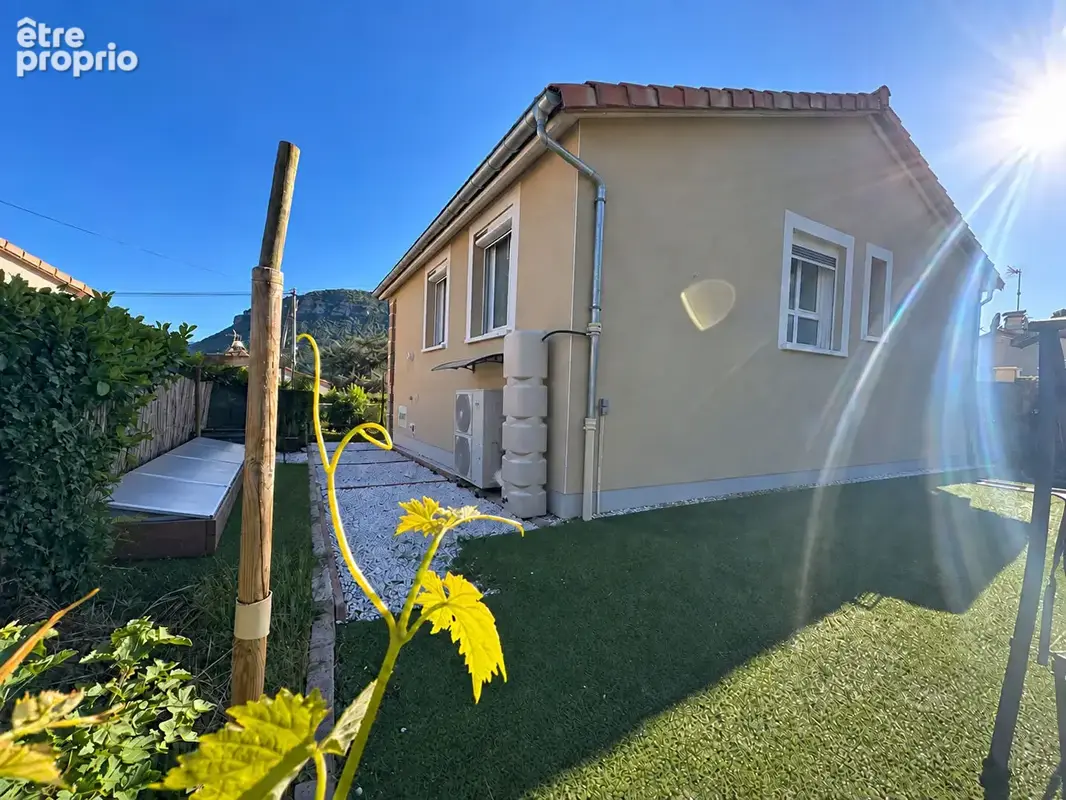 Maison à LARAGNE-MONTEGLIN