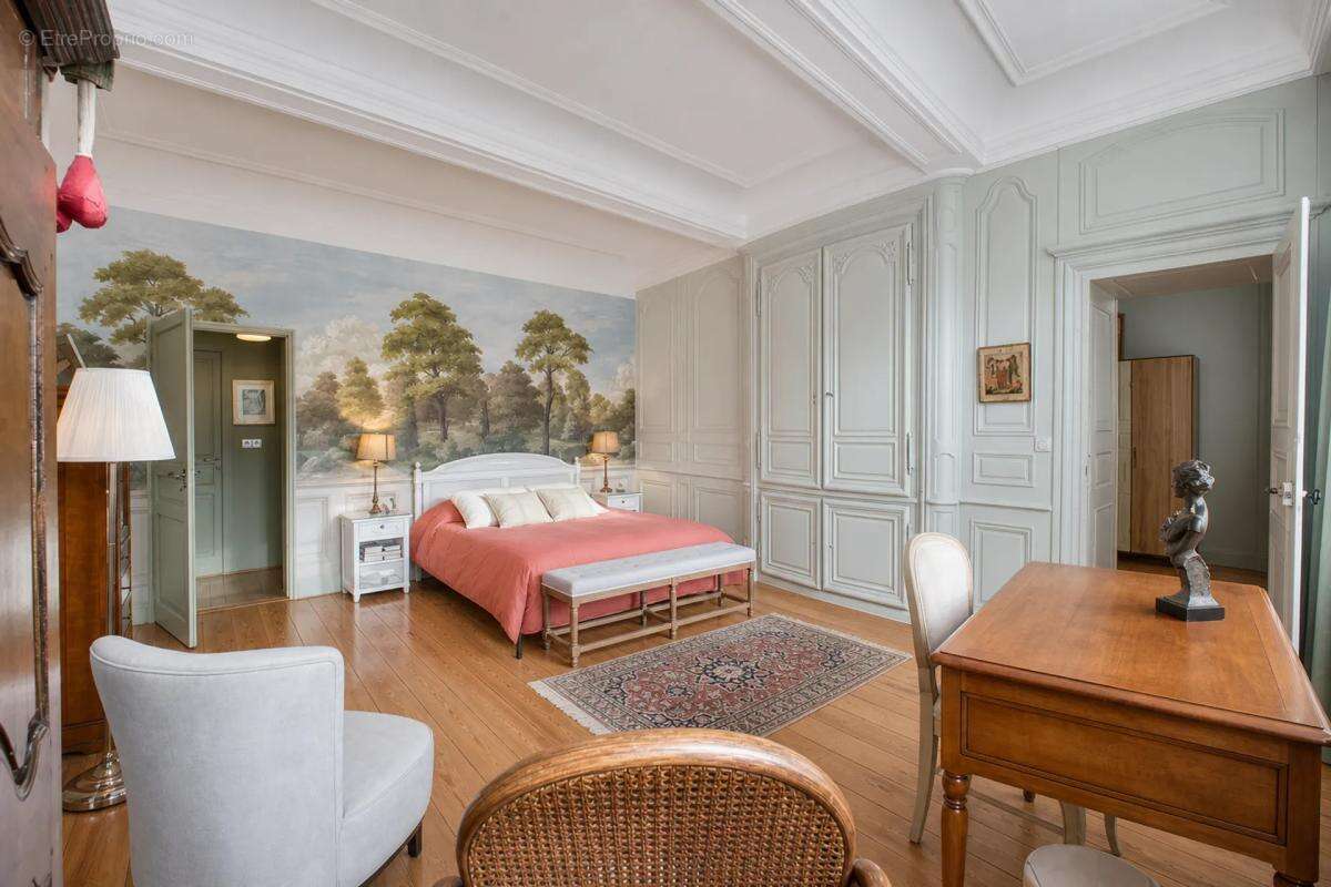 Maison bourgeoise de 321 m² à Vic-sur-Seille - photo 12