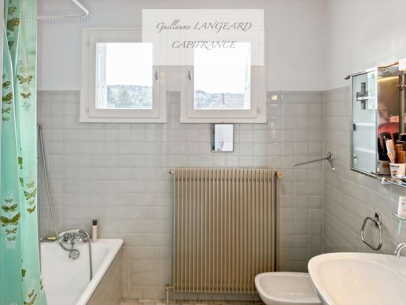Groissiat (01) - maison spacieuse 6 pièces – 163 m² – terrain 1763 m² - photo 14