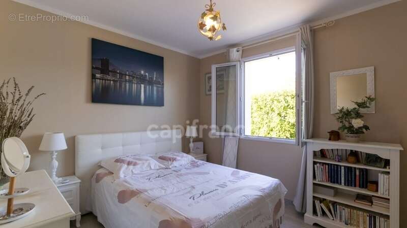 Maison à vendre 3 pièces LA ROQUEBRUSSANNE (83) - photo 13