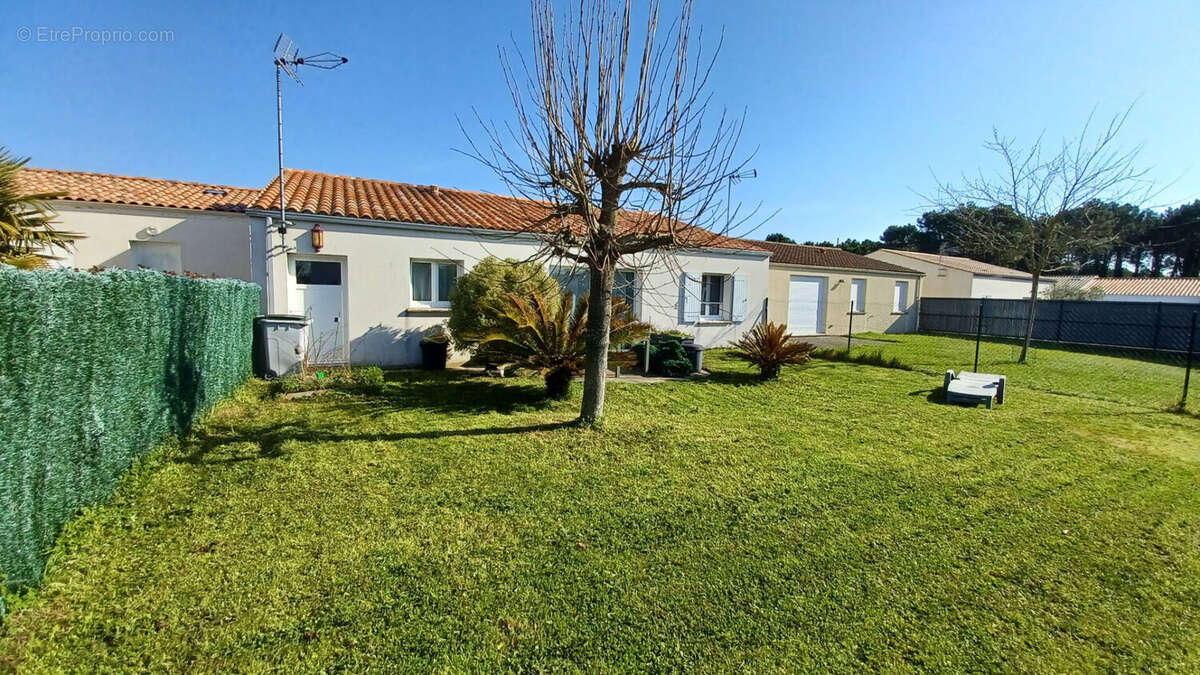 Maison à LES MATHES