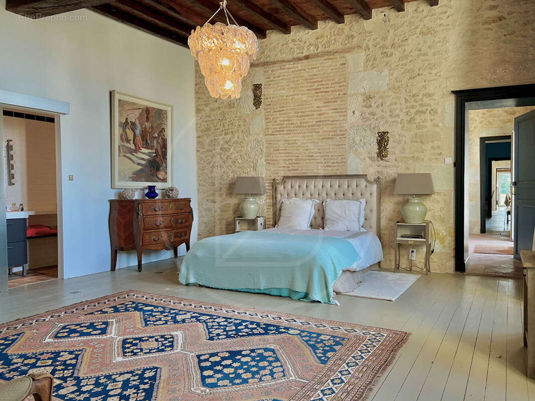 Maison à LAMOTHE-MONTRAVEL