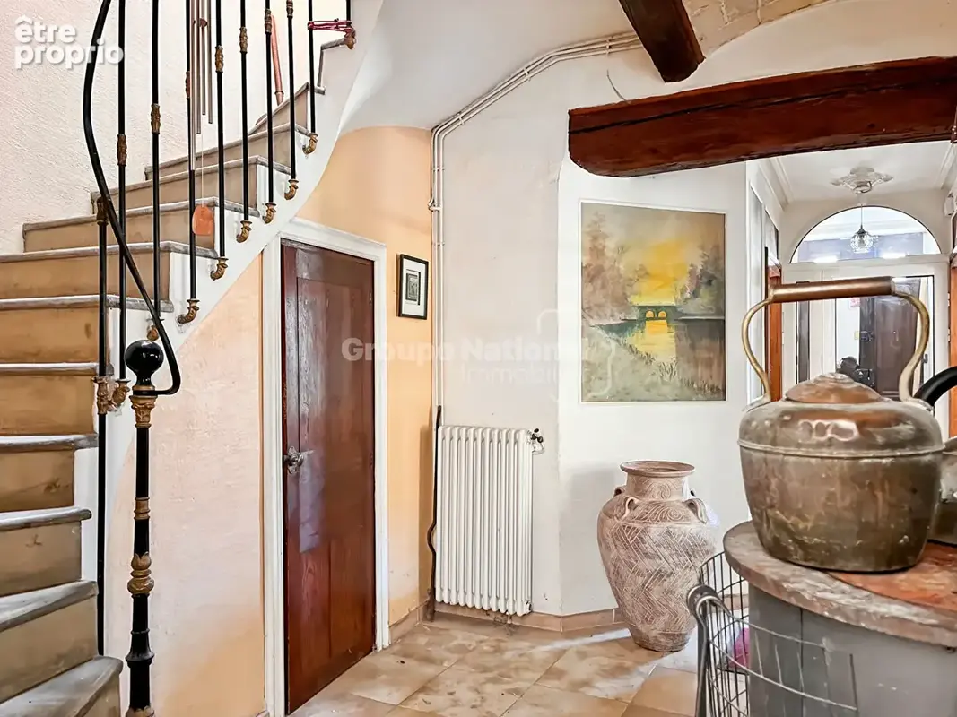 Vaste maison de Maître avec cour abritée au centre du charmant village de St Just - photo 6