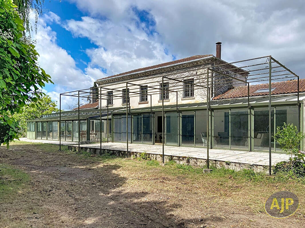 Maison à SAINT-CHRISTOLY-MEDOC
