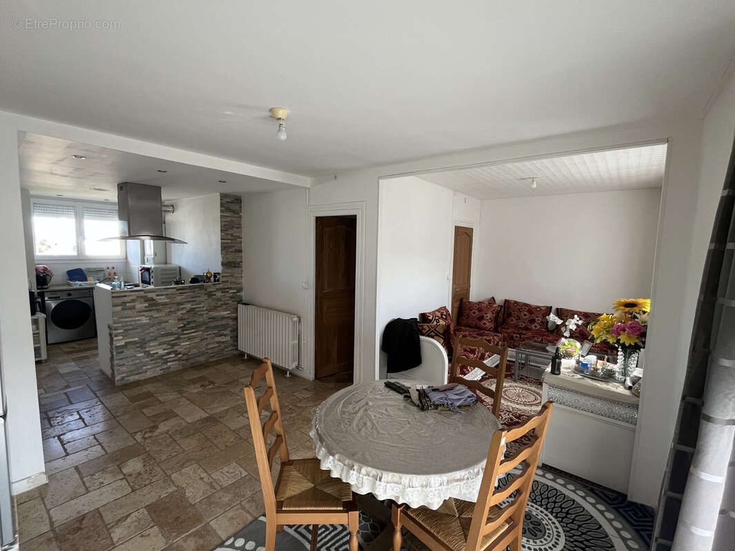 Appartement à CHENOVE