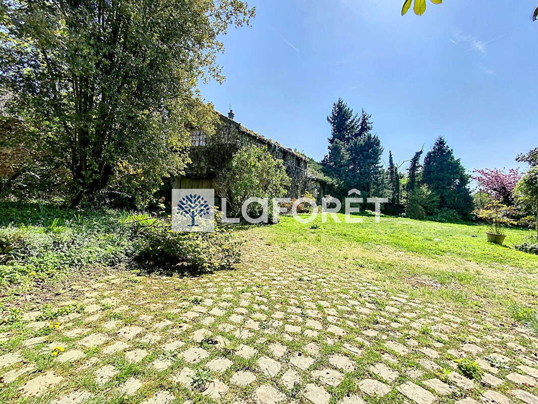 Maison à SAINT-NOM-LA-BRETECHE