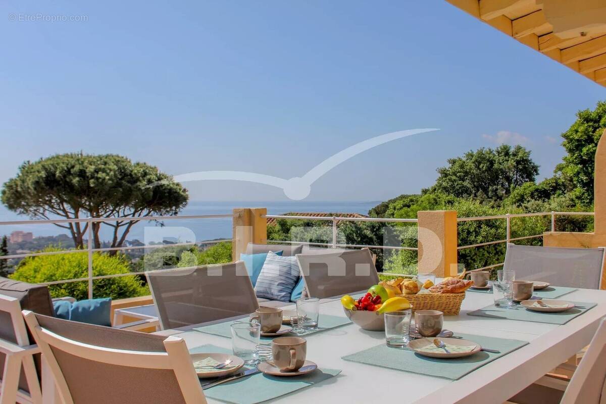 Maison à LES ISSAMBRES