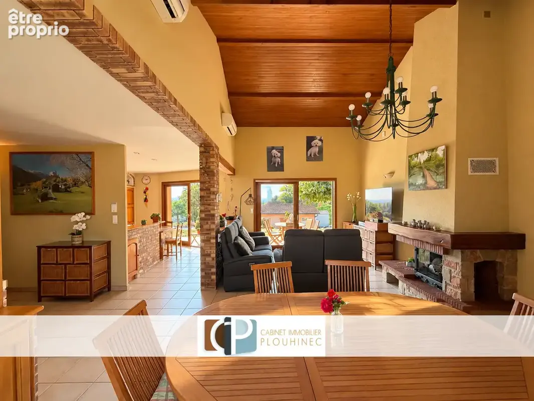 Villa avec piscine, dépendance et 1,4 hectare de terrain   Secteur Saint-Jean-sur-Veyle, proche Mâcon - photo 9