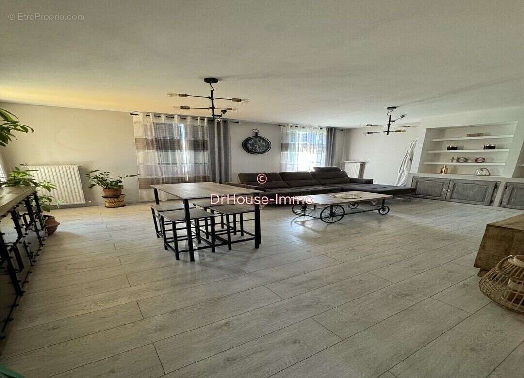 Appartement à CHATEAUNEUF-LES-MARTIGUES