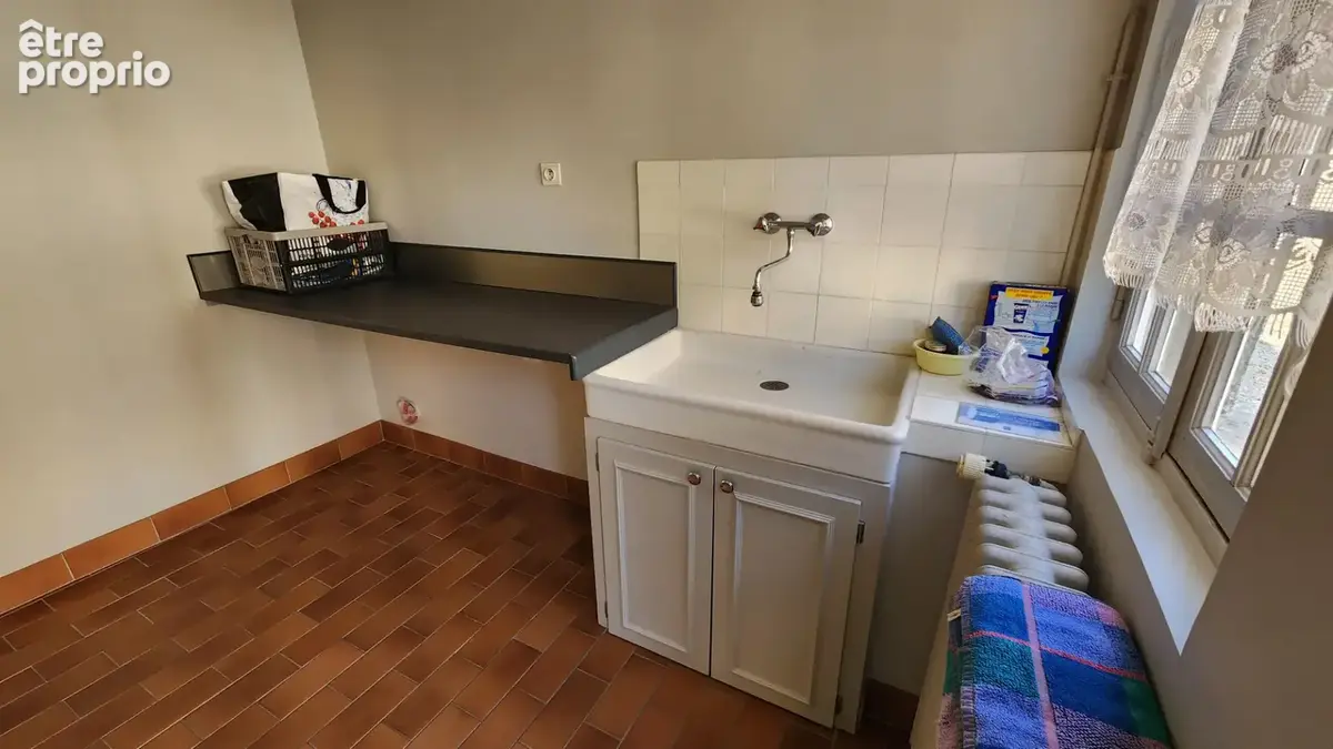 Maison ancienne renovee, centre chateauneuf avec terrain et garage - photo 8
